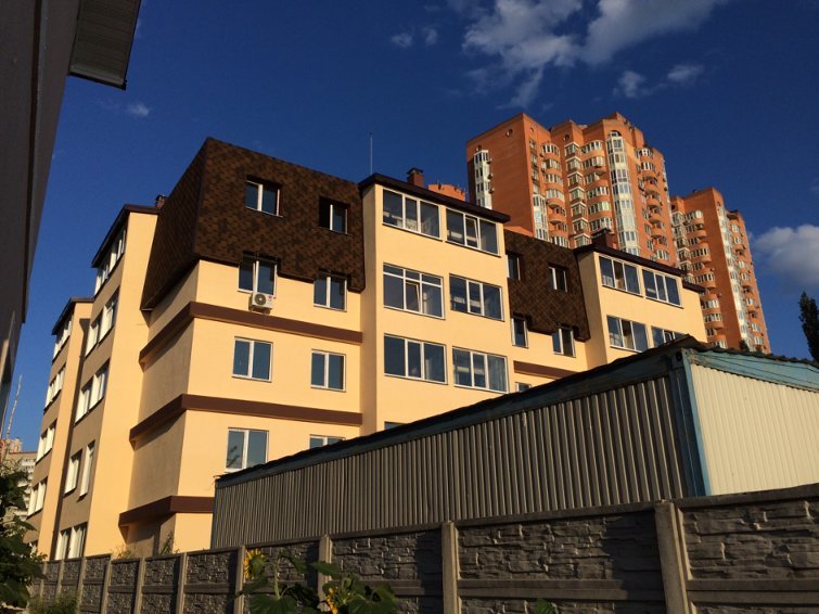 Житловий комплекс Осінній, забудовник УкрБазисТрейд