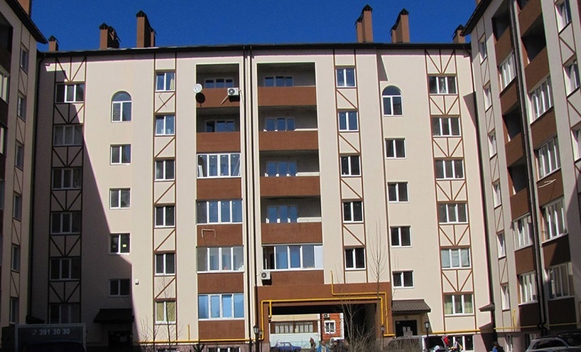 на вул. Вишнева, 17