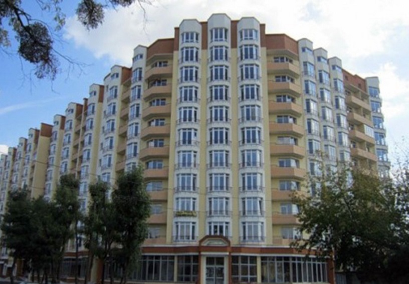 на ул. Линкольна, 10