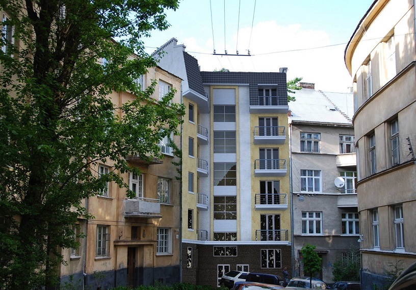 на вул. Тарнавського, 48
