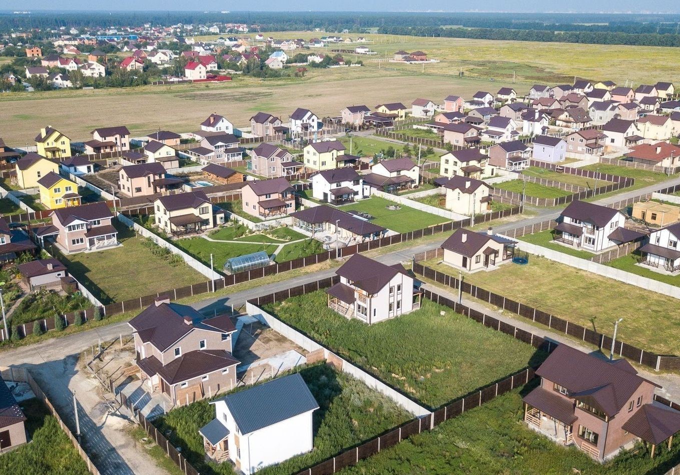 Александровка. Коттеджный городок. Новая Александровка. Приозерный под Киевом. Новая Александровка Украина.