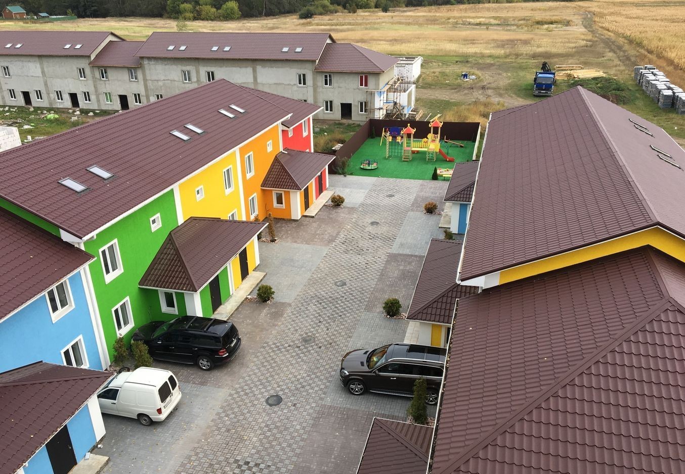 Котеджне містечко Ivankiv-townhouse, забудовник БК таунхаусів Ivankiv-townhouse