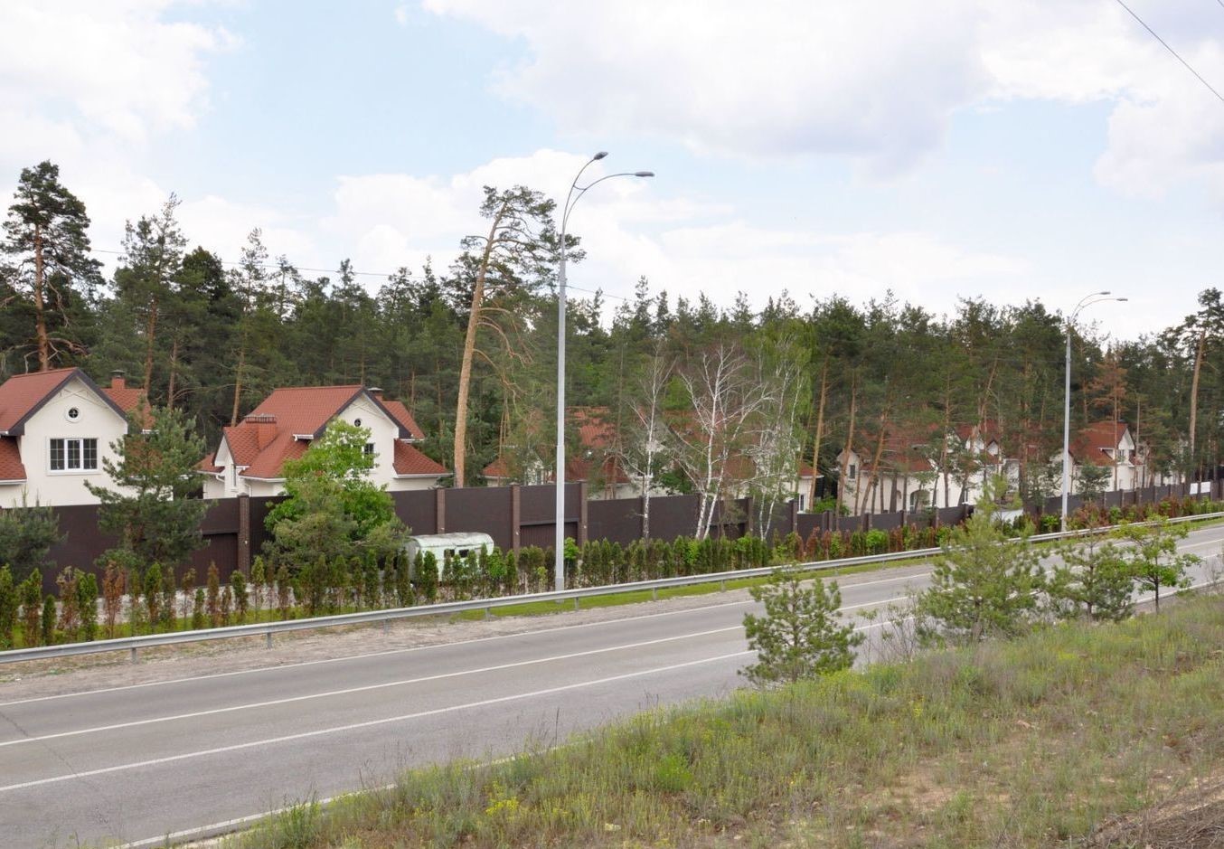 Резиденція AlpenPark, смт Козин, Обуховское шоссе, 87