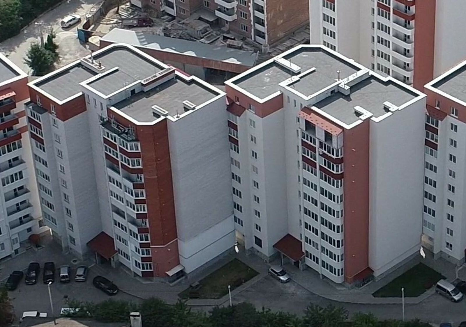 на вул. Тролейбусна, 5