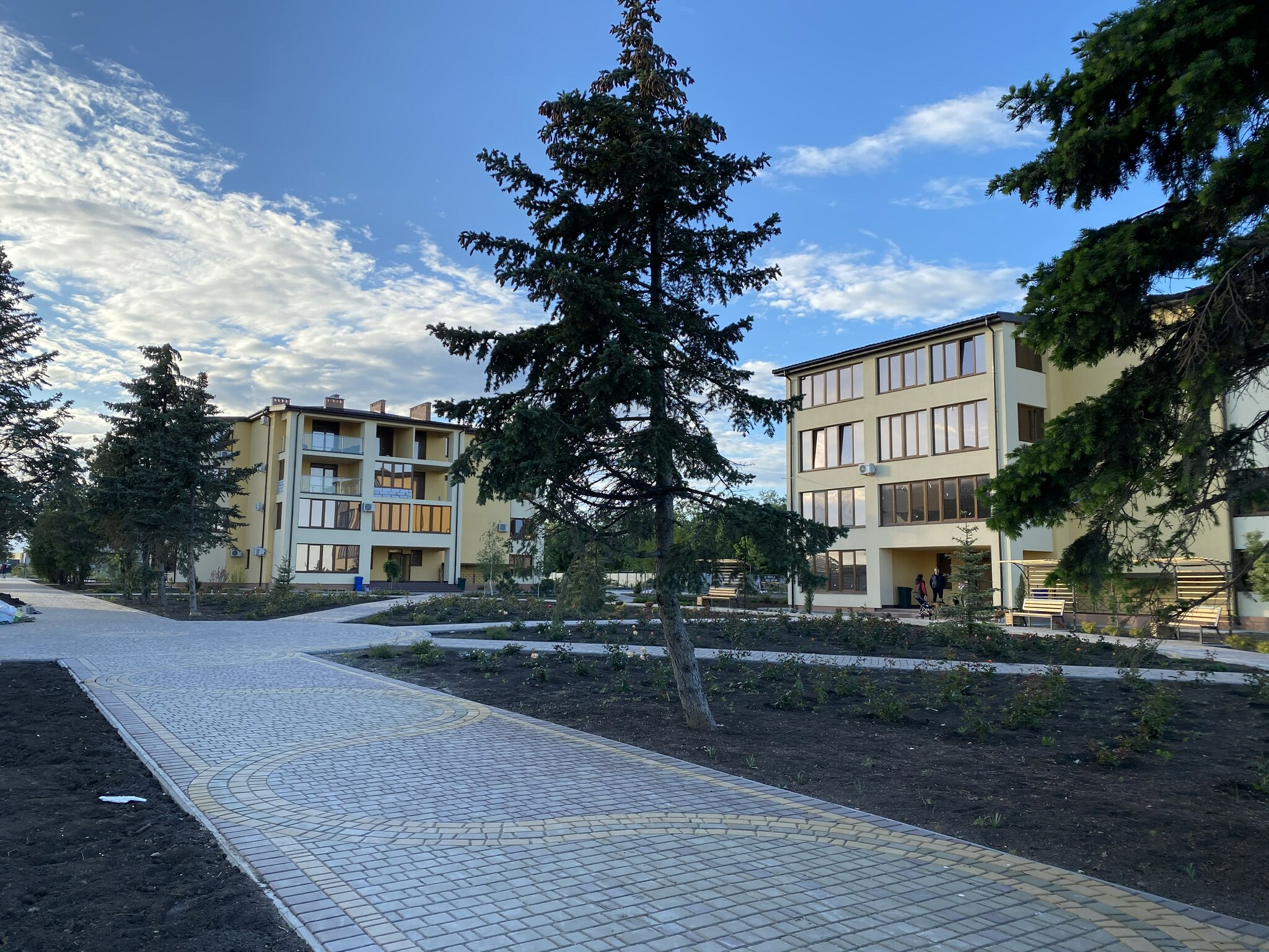 GRAND FAMILY APARTMENTS