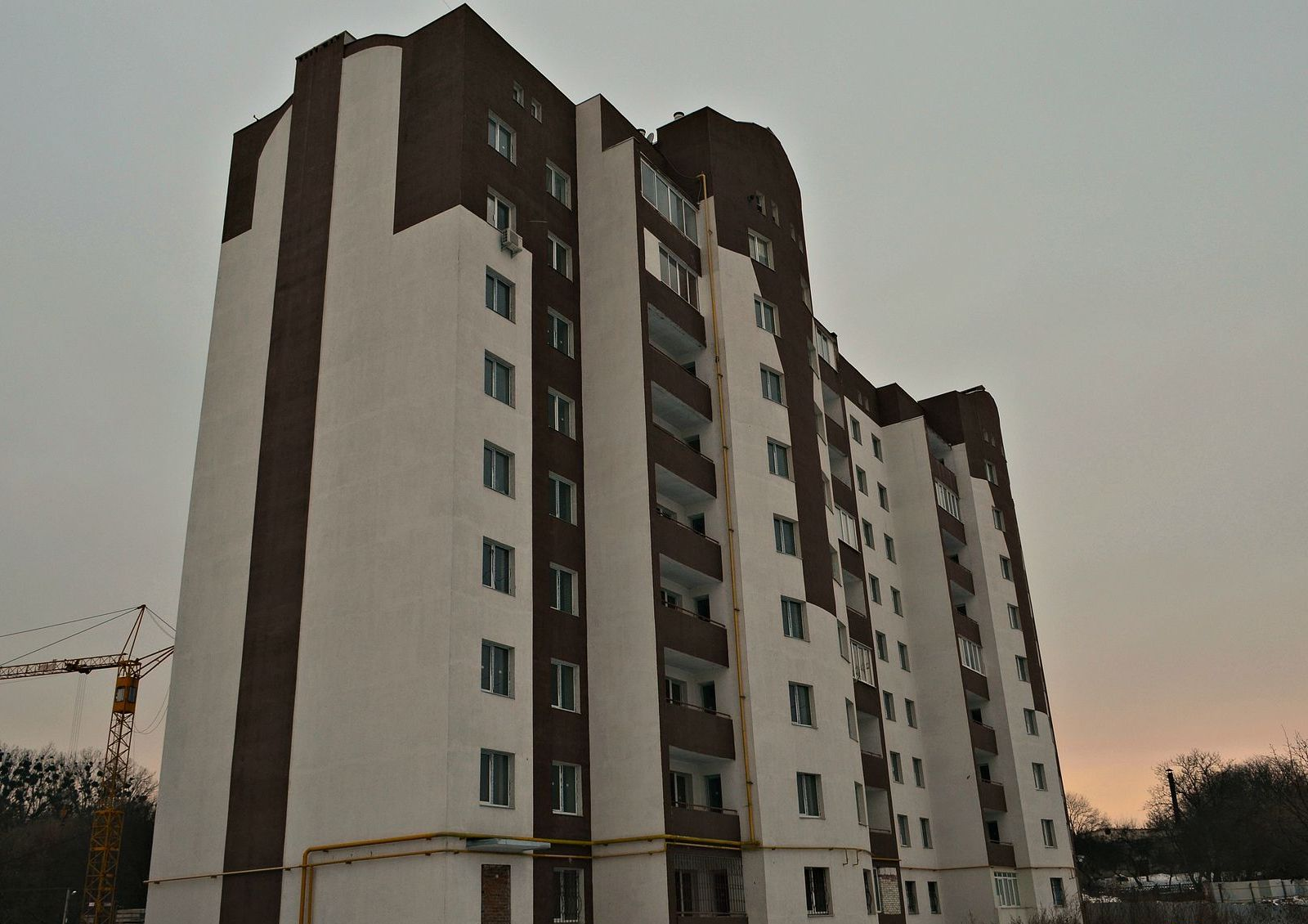 на вул. Академіка Сахарова, 14Б
