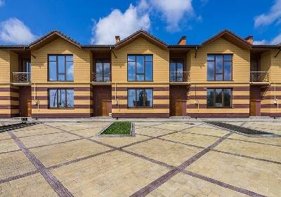 Таунхаус по просп. Жуковського, 7